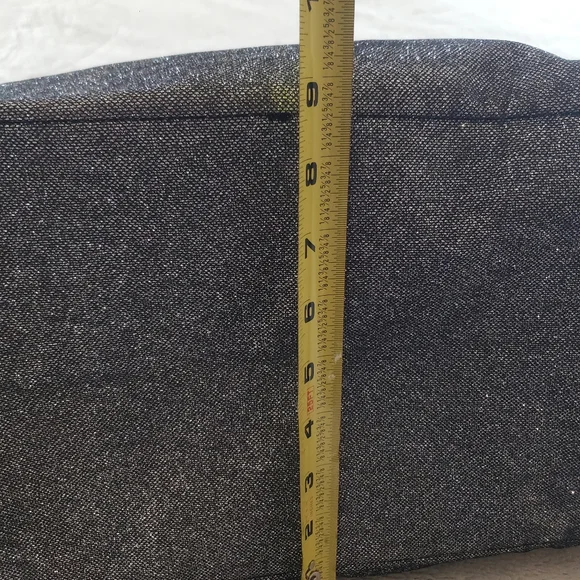 Victoria's Secret duffle bag - Picture 8 of 10